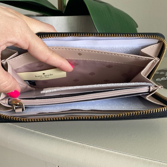 ‼️SOLD‼️Kate Spade Large Wallet Cameron - Picture 4 of 8